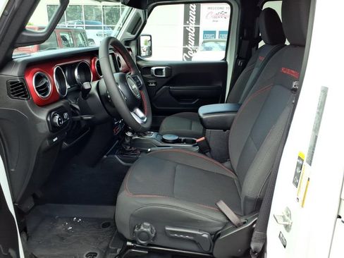 Used 2023 Jeep Gladiator Rubicon w/ LED Lighting Group AWD/4WD image 16