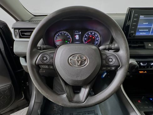 Used 2019 Toyota RAV4 LE FWD image 18