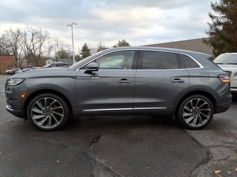 Certified 2021 Lincoln Nautilus Reserve w/ Equipment Group 202A image 4