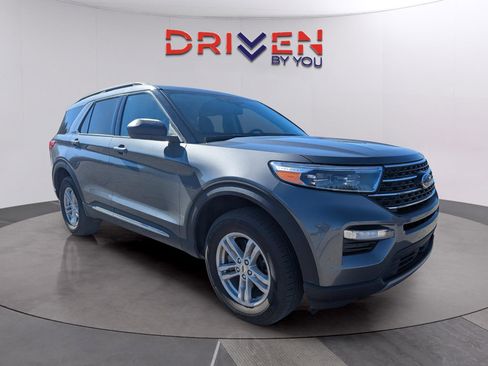 Used 2024 Ford Explorer XLT w/ Equipment Group 202A image 7