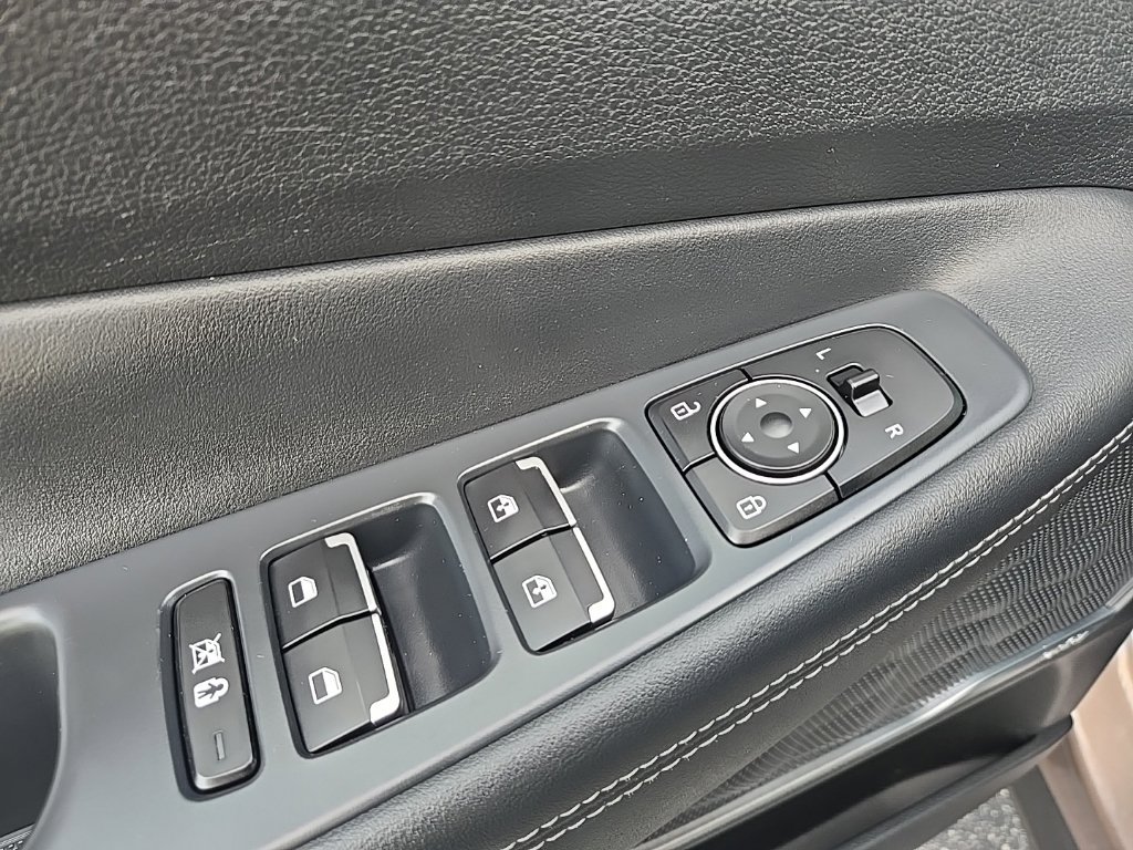 Used 2020 Hyundai Santa Fe Limited AWD/4WD image 27