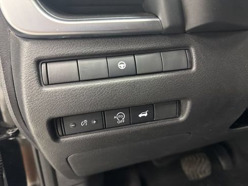 Used 2024 Nissan Rogue SV AWD/4WD image 11