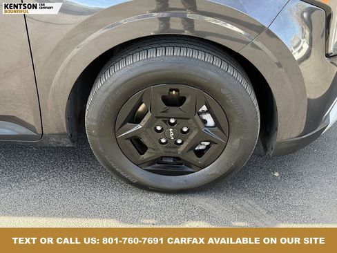 Used 2025 Kia Carnival image 15