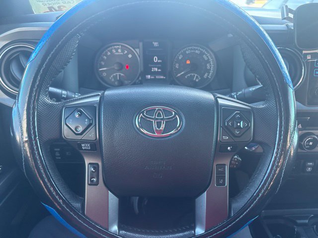 Used 2018 Toyota Tacoma TRD Sport w/ Technology Package AWD/4WD image 11