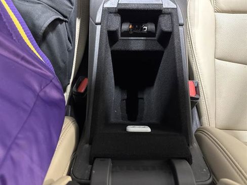 Used 2018 Cadillac XT5 Luxury w/ Driver Awareness Package image 14