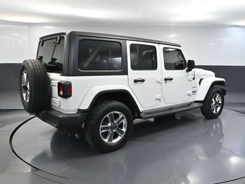 Used 2019 Jeep Wrangler Unlimited Sahara AWD/4WD image 5