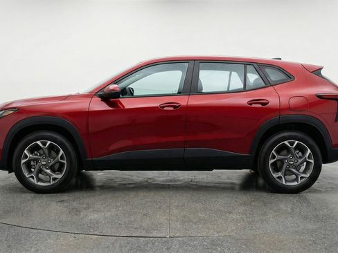 Used 2025 Chevrolet Trax LT image 5