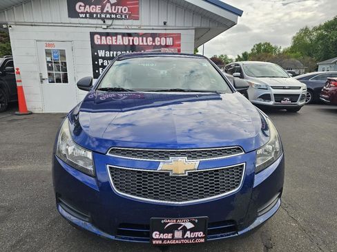 Used 2013 Chevrolet Cruze LS FWD image 3
