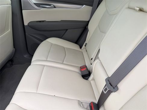 Used 2021 Cadillac XT5 Premium Luxury image 14