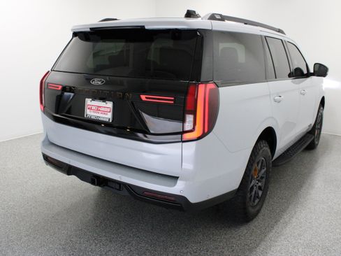 Used 2025 Ford Expedition Tremor AWD/4WD image 7