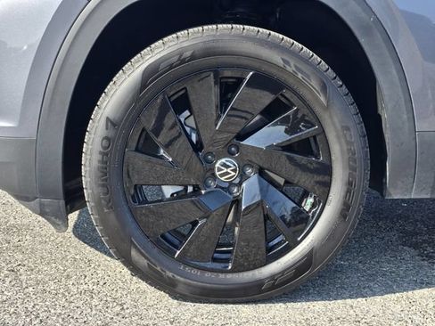 Used 2024 Volkswagen Atlas SE FWD image 11