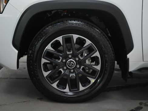 Used 2025 Toyota Sequoia SR5 w/ SR5 Premium Package AWD/4WD image 33