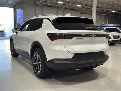 New 2026 Chevrolet Equinox EV LT image 7