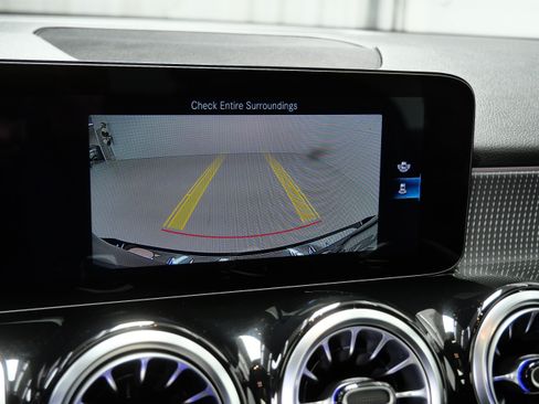 Certified 2022 Mercedes-Benz GLB 250 4MATIC image 30