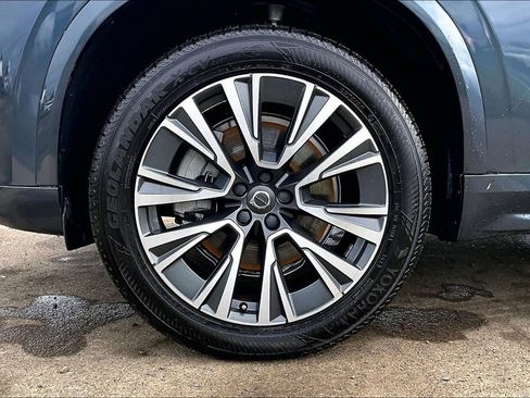 Used 2020 Volvo XC90 T5 Momentum w/ Protection Package Premier image 12