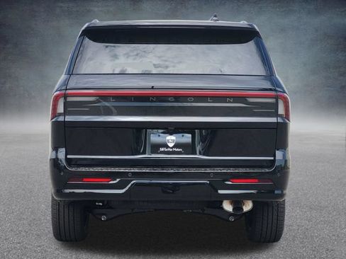 New 2026 Lincoln Navigator Reserve w/ Jet Appearance Package AWD/4WD image 6