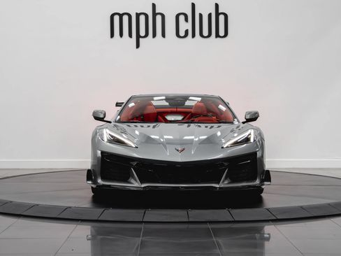 Used 2024 Chevrolet Corvette Z06 w/ Z07 Performance Package RWD image 12