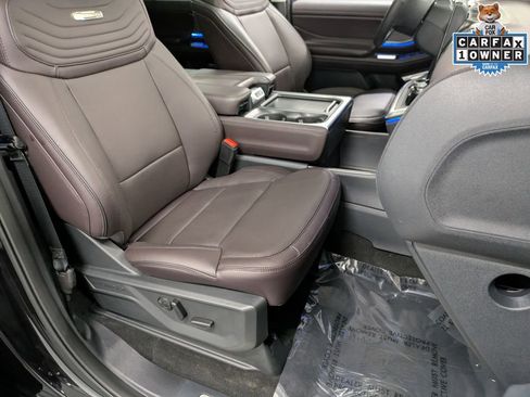 Certified 2025 Ford Expedition Max Platinum w/ Platinum Ultimate Package AWD/4WD image 32