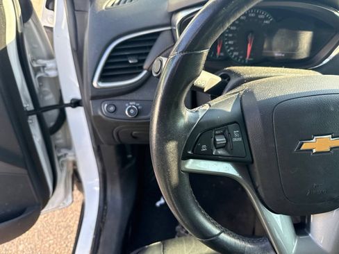 Used 2020 Chevrolet Trax LT w/ LT Convenience Package FWD image 22