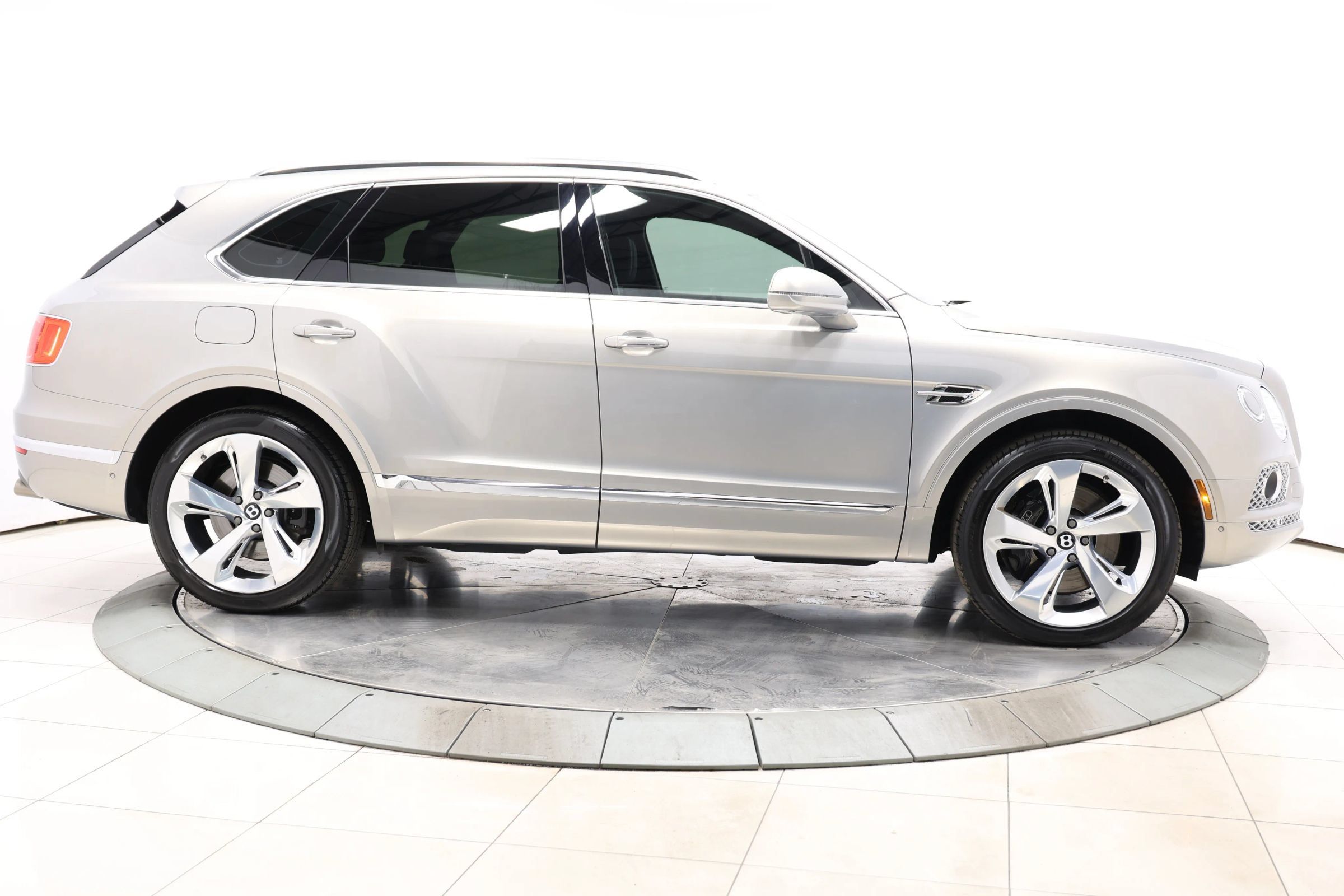 Used 2018 Bentley Bentayga Onyx Edition AWD/4WD image 83