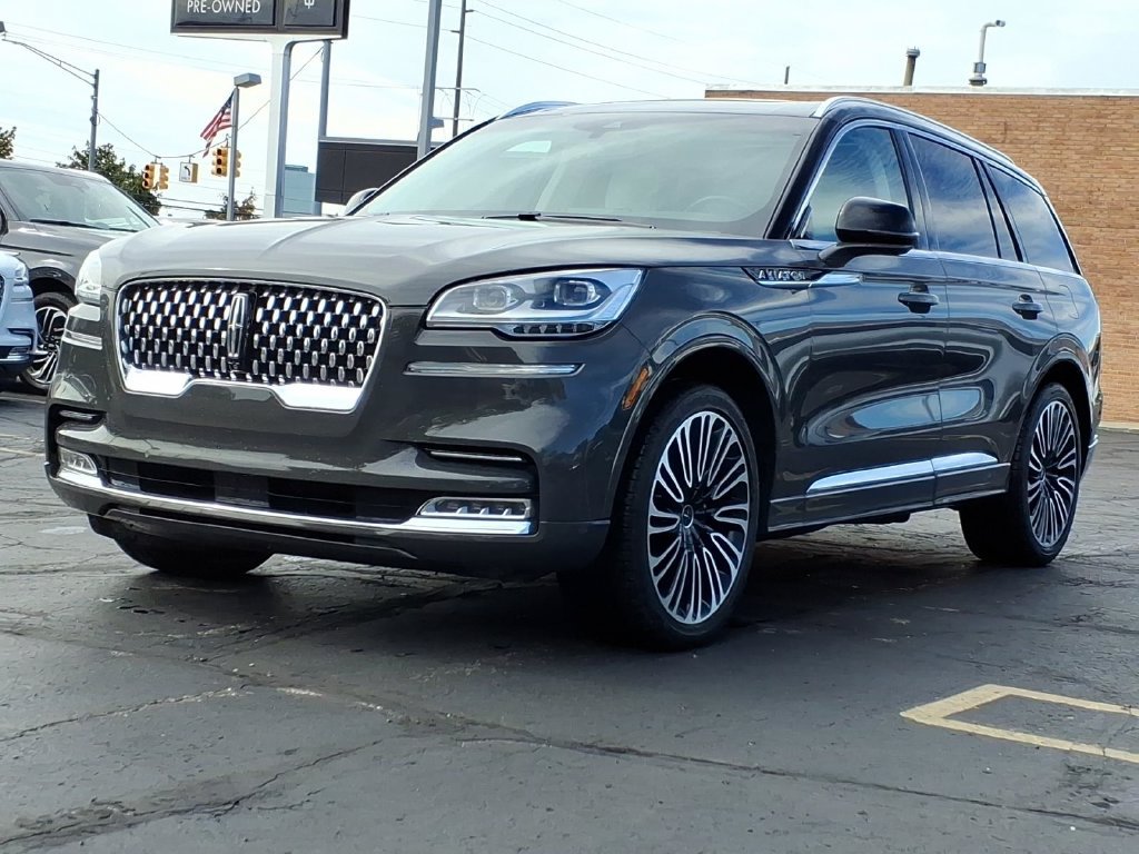 Used 2024 Lincoln Aviator Black Label AWD/4WD image 3