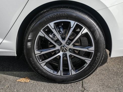 Used 2025 Volkswagen Jetta Sport image 10