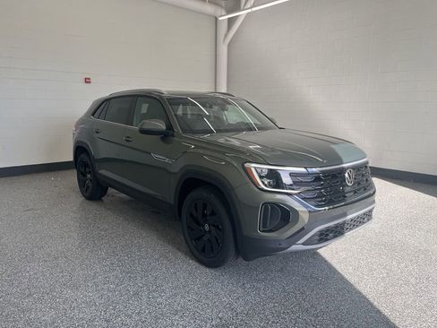 New 2026 Volkswagen Atlas Cross Sport SE image 10