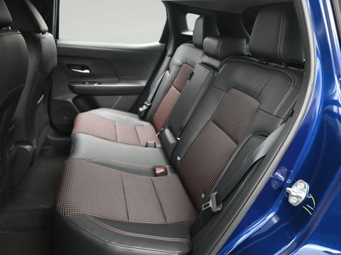 Certified 2026 Nissan Kicks SR FWD image 11