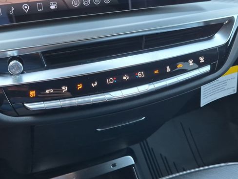 New 2026 Cadillac Lyriq V w/ Exterior Carbon Fiber Package AWD/4WD image 24