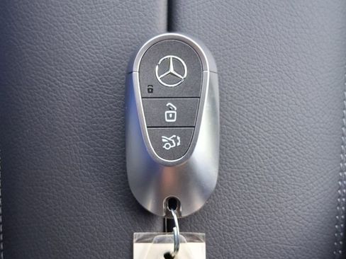 New 2026 Mercedes-Benz GLC 300 image 29