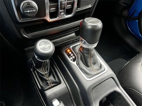 Used 2022 Jeep Gladiator Overland image 16