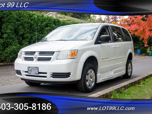 Used 2010 Dodge Grand Caravan SE w/ Climate Group image 5