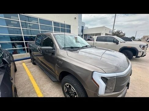 Used 2023 Ford F150 Lightning XLT AWD/4WD image 3