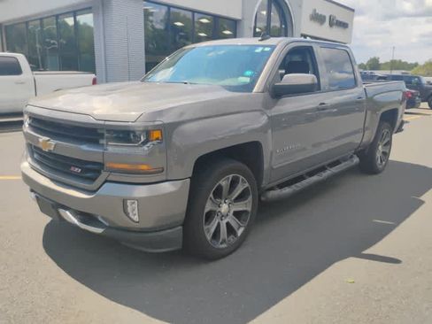 Used 2017 Chevrolet Silverado 1500 LT w/ All Star Edition AWD/4WD image 3
