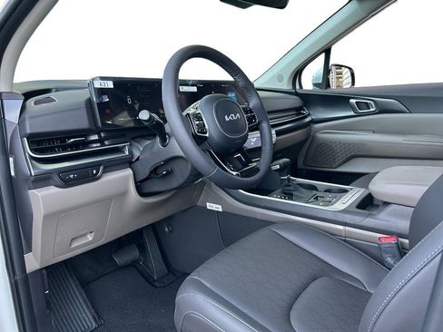 New 2026 Kia Carnival FWD image 8