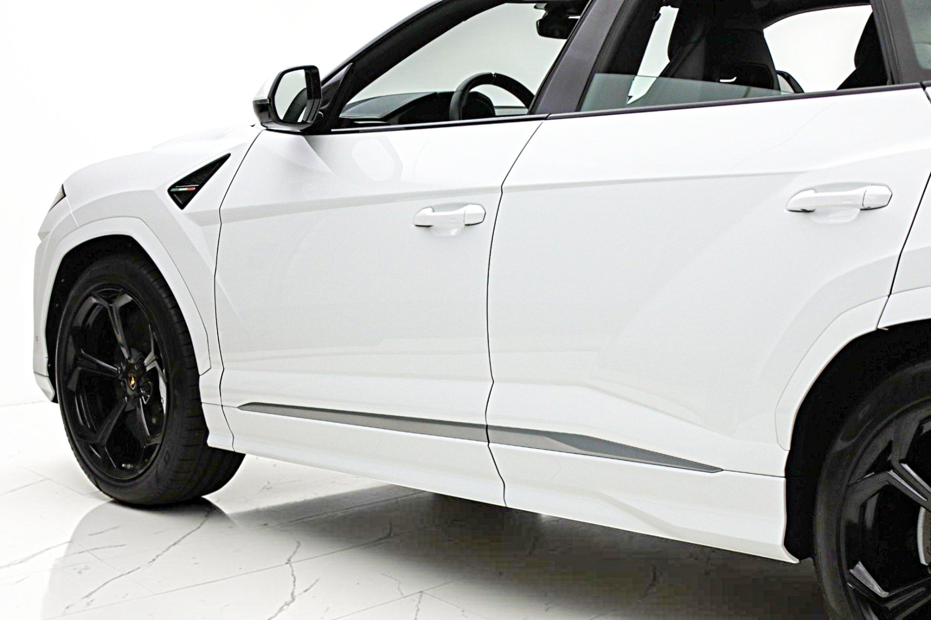 Used 2020 Lamborghini Urus AWD/4WD image 8