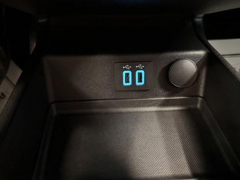 Used 2019 Ford Fusion SE image 16