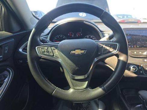 Used 2022 Chevrolet Malibu RS FWD image 3