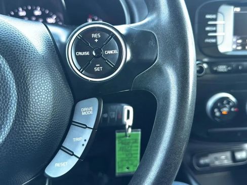 Used 2018 Kia Soul FWD image 19