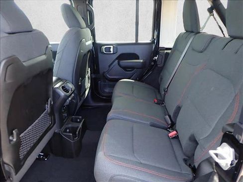 New 2026 Jeep Wrangler Unlimited Rubicon w/ Technology Group AWD/4WD image 9