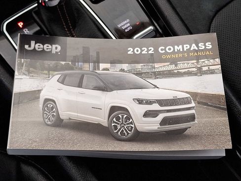 Used 2022 Jeep Compass Limited image 26