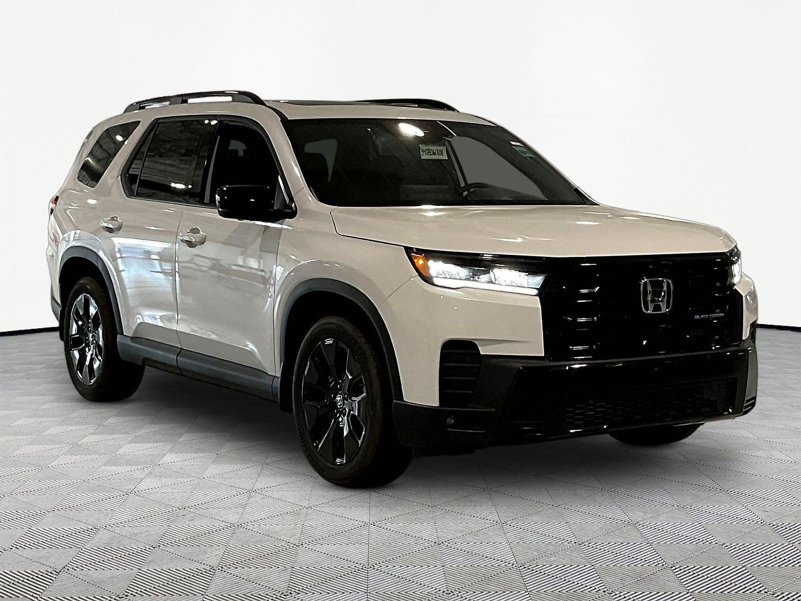 New 2026 Honda Pilot Black Edition image 3