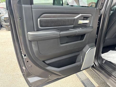 New 2026 RAM 2500 Laramie AWD/4WD image 22