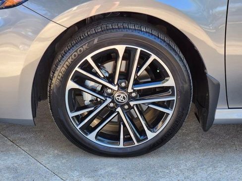 Used 2025 Toyota Camry XLE image 17