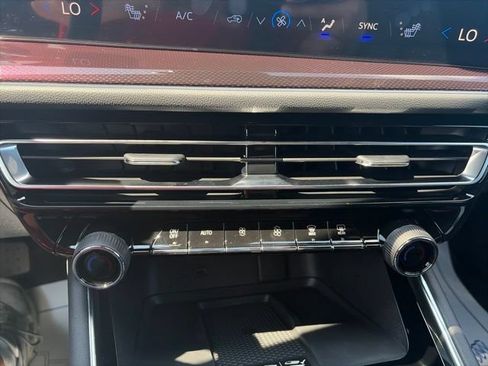 New 2026 Chevrolet Traverse Z71 w/ Enhanced Driving Package AWD/4WD image 23