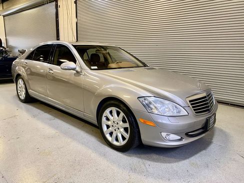 Used 2007 Mercedes-Benz S 550 Sedan image 6