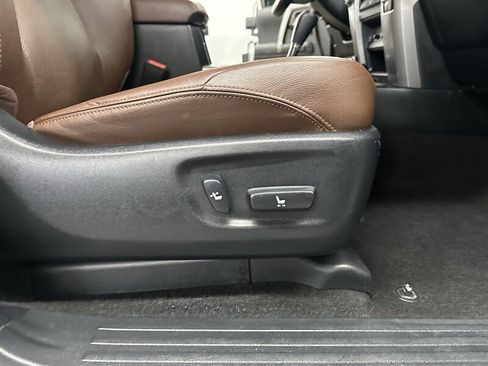 Used 2020 Toyota 4Runner Limited AWD/4WD image 34