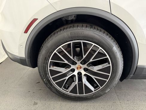 New 2026 Porsche Macan 4 Electric AWD/4WD image 12