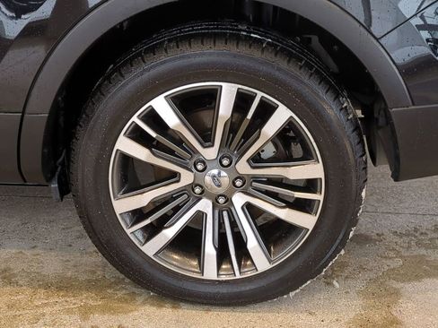 Used 2016 Ford Explorer Platinum image 14