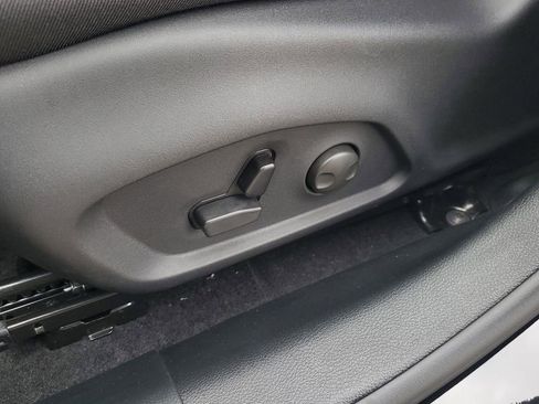 New 2026 Jeep Compass Limited image 19